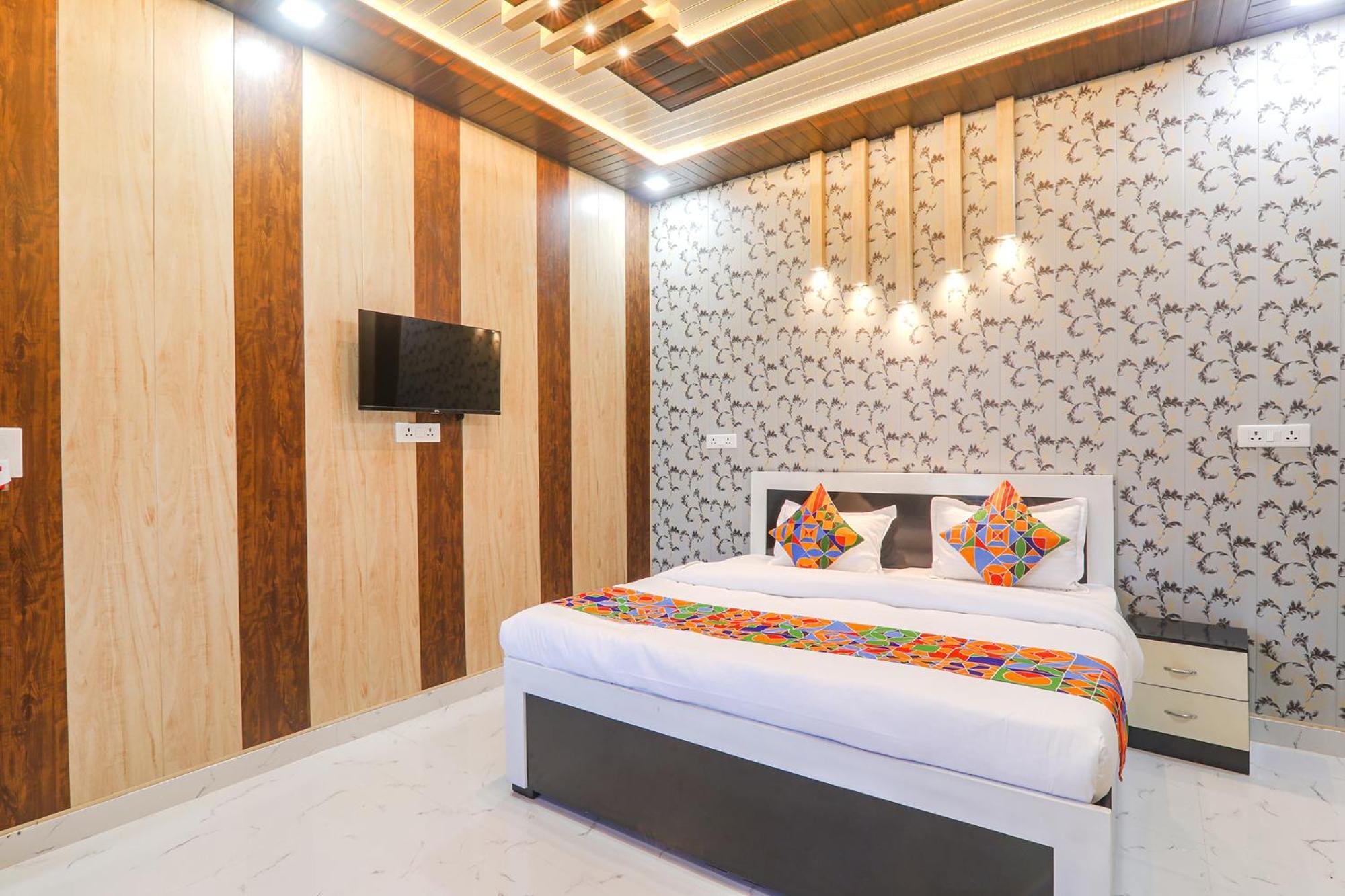 Fabhotel Uma Yugul Ayodhya Extérieur photo