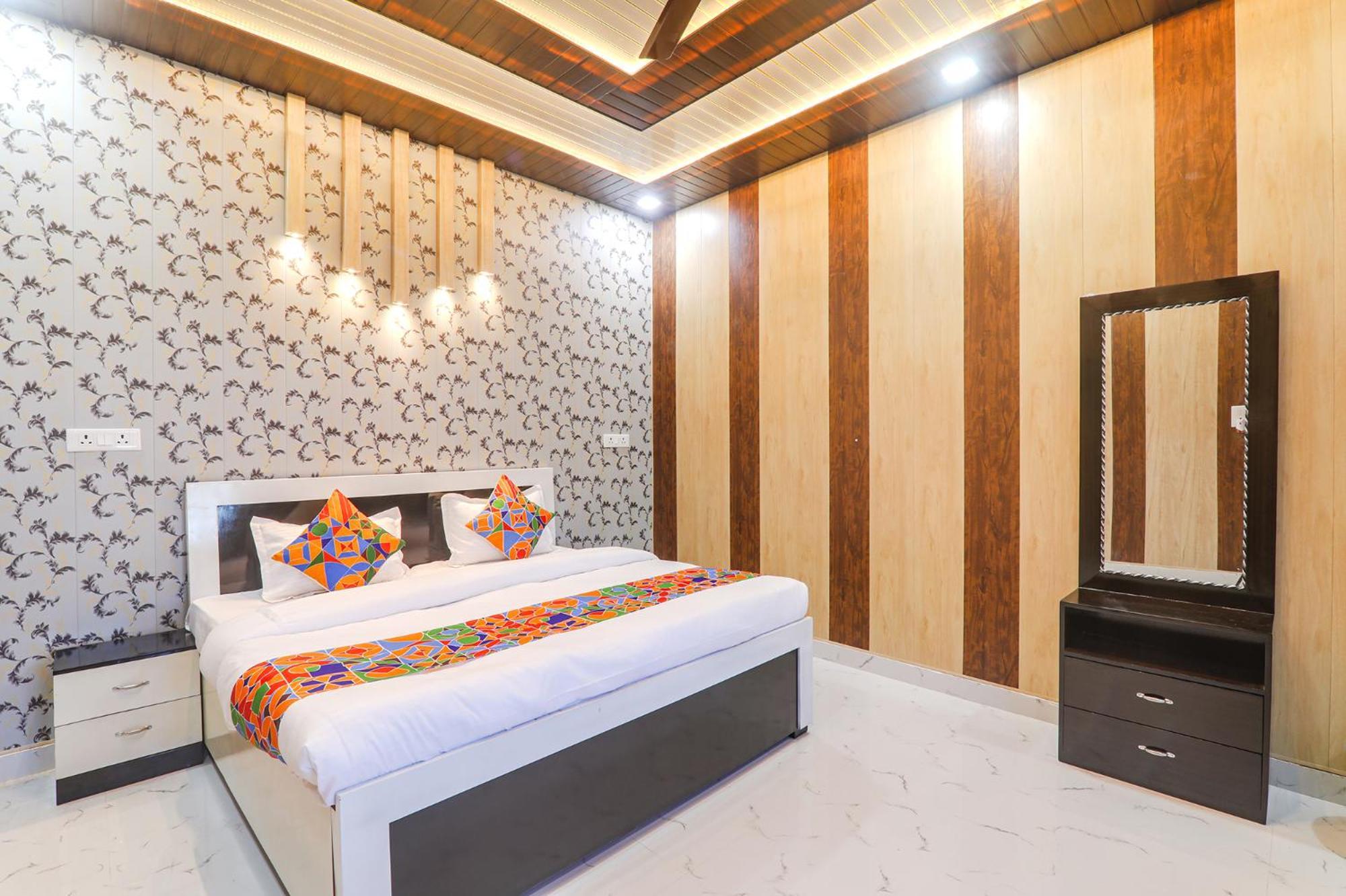 Fabhotel Uma Yugul Ayodhya Extérieur photo