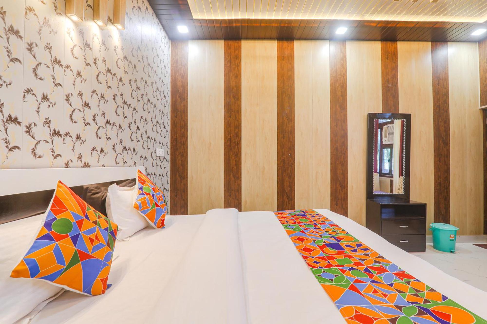 Fabhotel Uma Yugul Ayodhya Extérieur photo